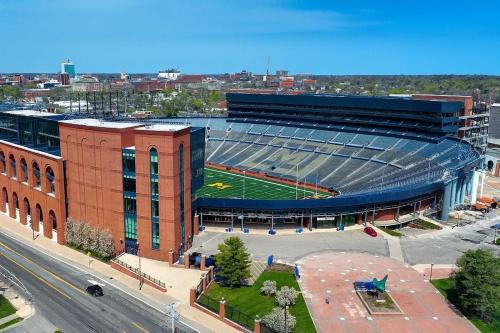 Game Day Ready Walk to Big House, U-M Campus & UM Hospital