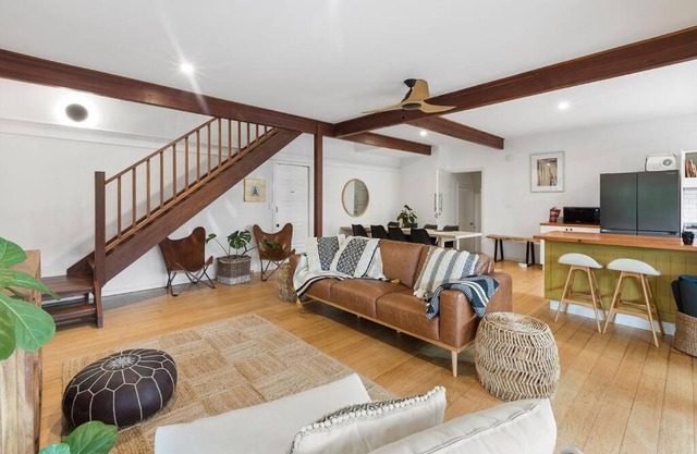 Garden Oasis-2br -1 min from the beach & pet friendly!