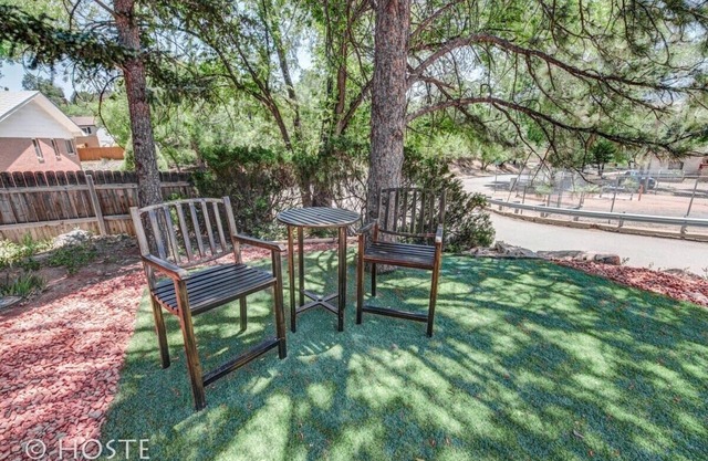 Mtn Dream Fireplace Patio 