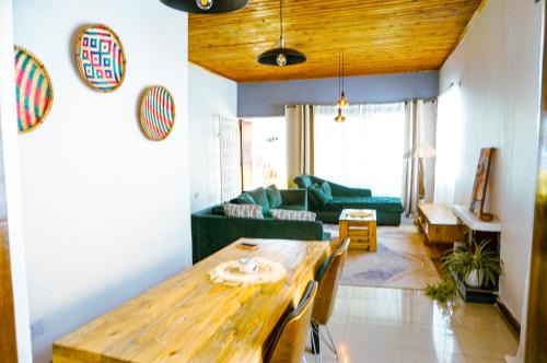 Garden Villa 5BR Home Near Road,Nature and City Life
