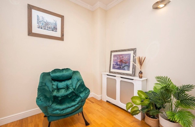 Gated Riverside London SE16 apartment with parking| Pass the Keys