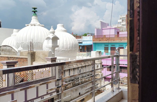 Gauri Shankar P Guest house