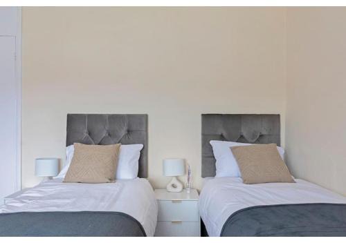 Generous 3BR House in Enfield North London with Garden