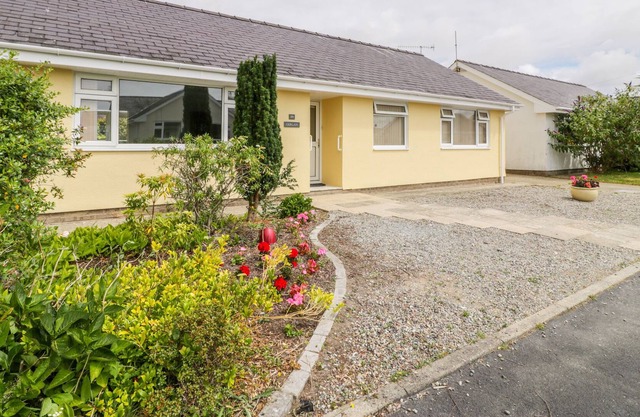 GERLAN, family friendly, country holiday cottage in Morfa Bychan