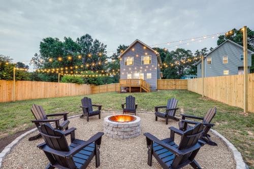 Getaway with Fire Pit 3 Mi to River Arts District!
