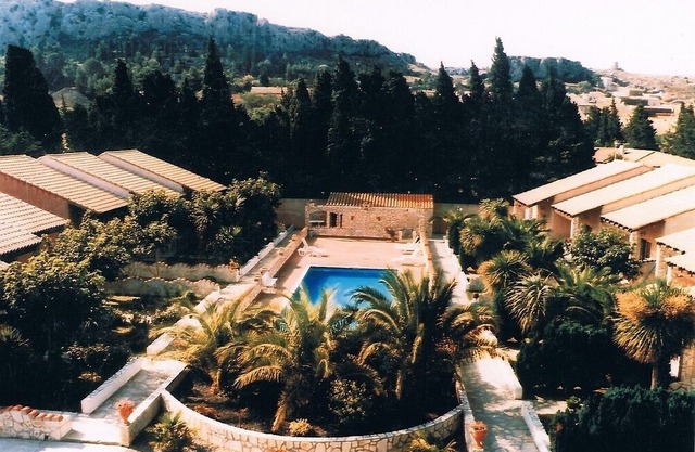 Gitelacapelle 3/4 bedrooms swimming pool, 10mm from wild beaches, tropical setting ....