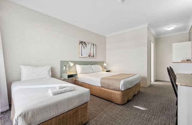 Glenelg Dockside Motel