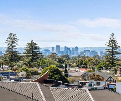Glenelg Oasis, Pool, Gym, Spa & Sauna, Free Parking, City Views