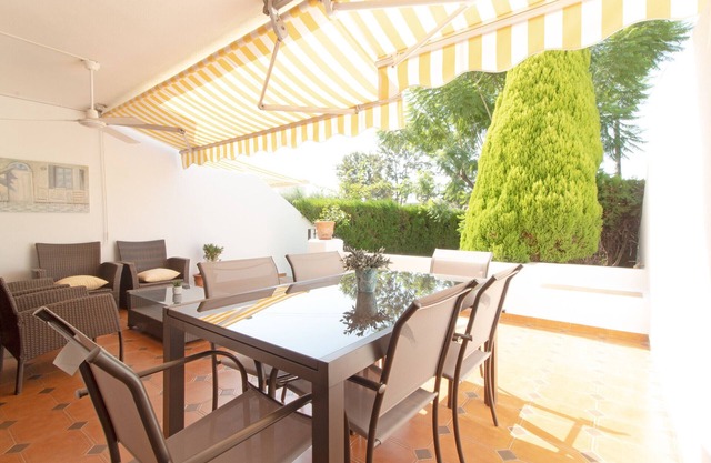 Global Properties: Townhouse with swimming pool in Canet beach
