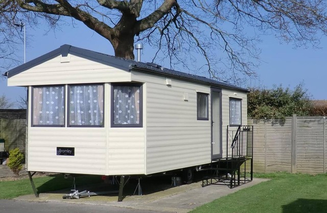 Goldcrest 2 berth caravan at Copthorne Caravans