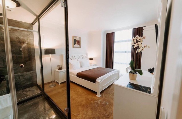 Golden Hotel