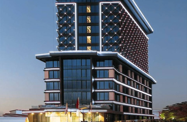 Golden Tulip Istanbul Bayrampasa