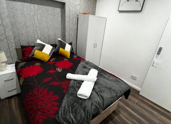 Good priced Single Rooms in Sherperds bush