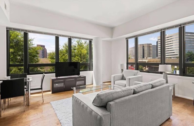Gorgeous 2BR | Perfect for Business | Pentagon City