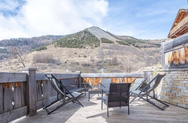 Gorgeous chalet for 10pp, Ext Jacuzzi in Huez