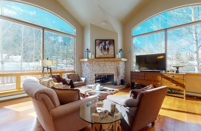 Gorgeous home in Quiet East Vail