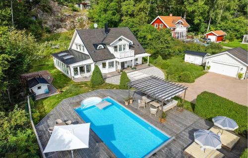 Gorgeous Home In Tullinge With Sauna