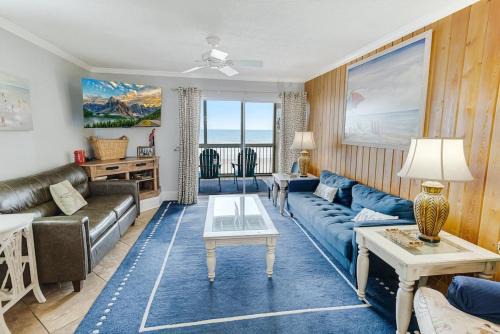 Gorgeous Oceanfront 2 Bedroom Villa