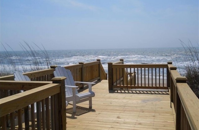 Gorgeous Private Oceanfront Home With Southern Charm!
