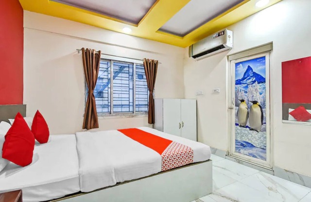 Goroomgo Hotel Narayanan Kolkata