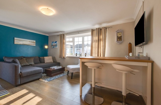 Gowerhaven - Two Bedroom House, Sleeps 4
