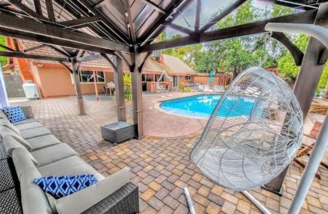 Grand 5BD Pool Home(4+1BD Casita): Sherwood Estate