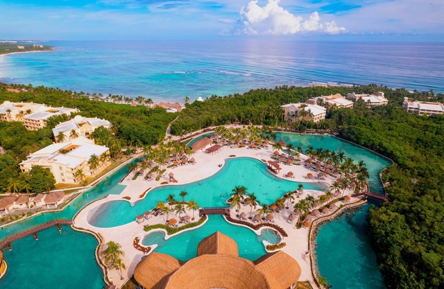 Grand Palladium Select White Sand Resort & Spa - All Inclusive