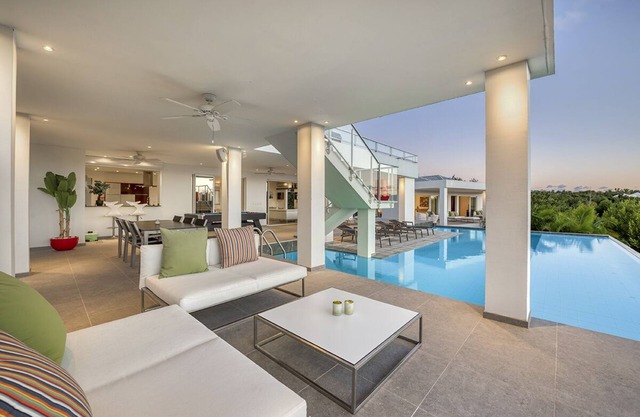 Grand Palms in Terres Basses by Personal Villas - Walking Distance to the Beach
