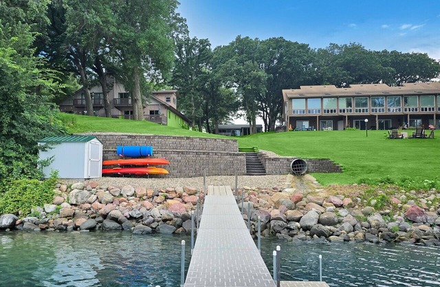 Grassy Knoll Retreat on the Big Spirit Lake