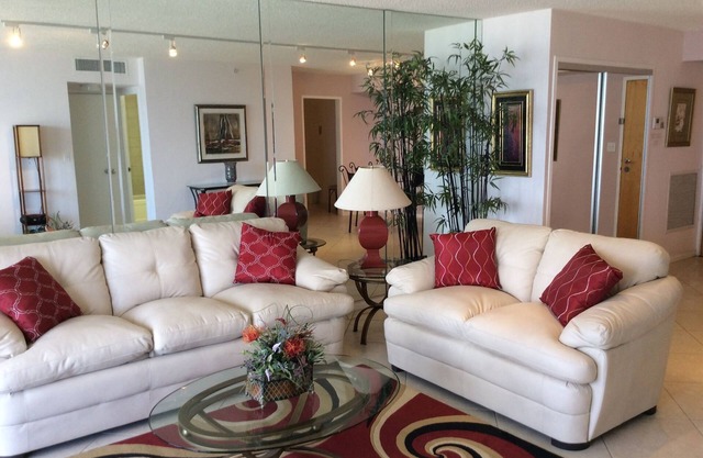 Great condo on the beach, Surfside Bal Harbour