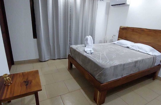 Great Escape Villa ~ Pool ~ 5 min from the beach!
