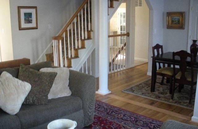 Great location in Falls Church