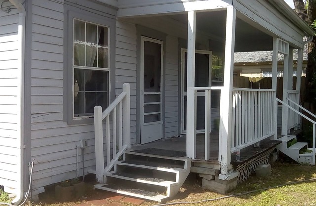 Great location near downtown, Medical Center, and University of Houston Central