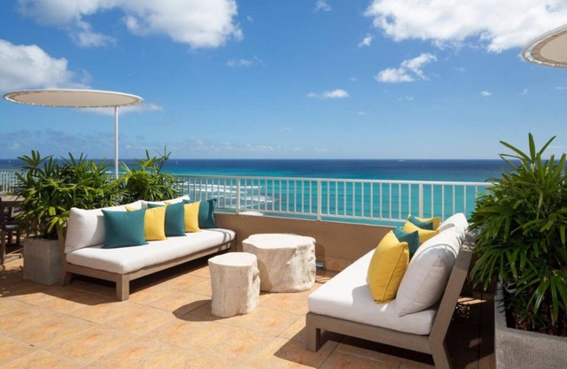 Great Relaxing Overnight Stay! 4 Convenient Units, Beachfront Property, Pool