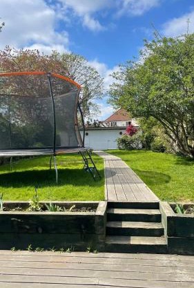 Great space with garden and parking