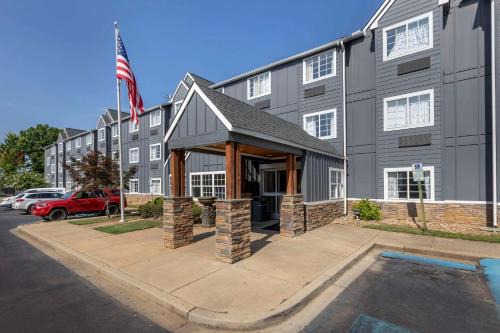 Greenville Pelham Inn by IHG