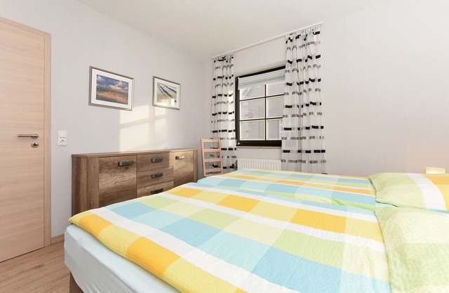 Ground floor, free WiFi, bed linen included, top location, 5 minutes to the port