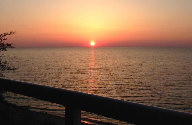 Ground Floor Lakefront Condo- Indoor Pool, Private Beach, Balcony
