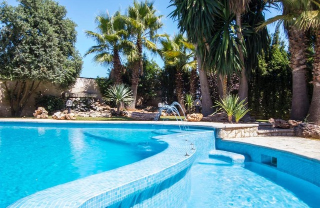 Gual house with private pool