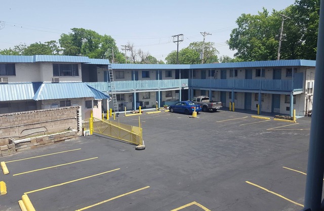 Guest Host Motel