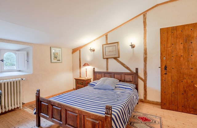 Guest House 'Chambre Asie' with Shared Garden and Wi-Fi