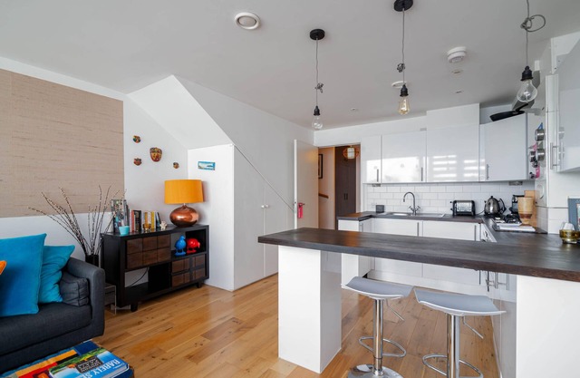 GuestReady - Bright & Modern 2BR Flat in Deptford