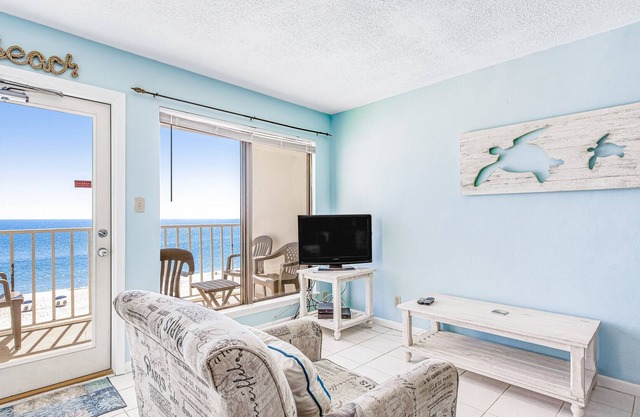 Gulf-Front 6th-Floor Condo w/Shared Outdoor Pool, Central AC, & Private Balcony