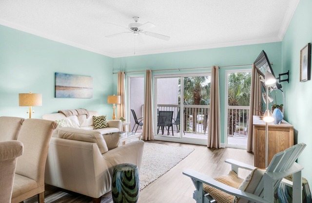 ⭐Gulf Front Pool-Gorgeous-Close to Beach-Balcony-2BR Summit at Tops'l 212⭐