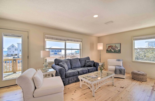 Gulf Shores Rental w/Large Porch - Walk to Beach