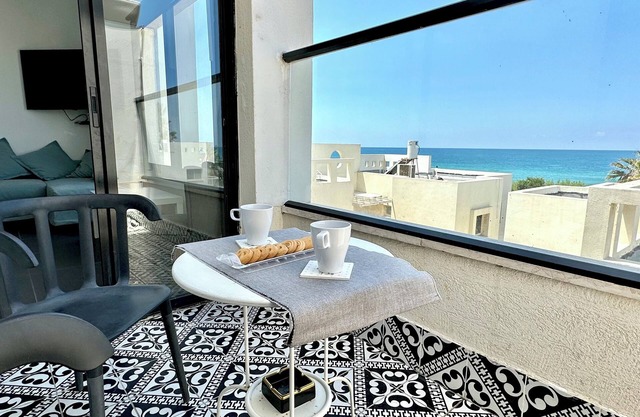 GW945 Gugel Waves Seaview Apartments