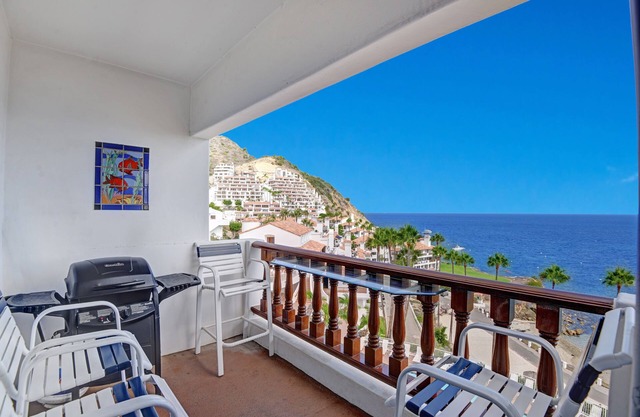 H155: Beautifully Appointed Townhome Villa, Sweeping Ocean Views, Comp Golf Cart