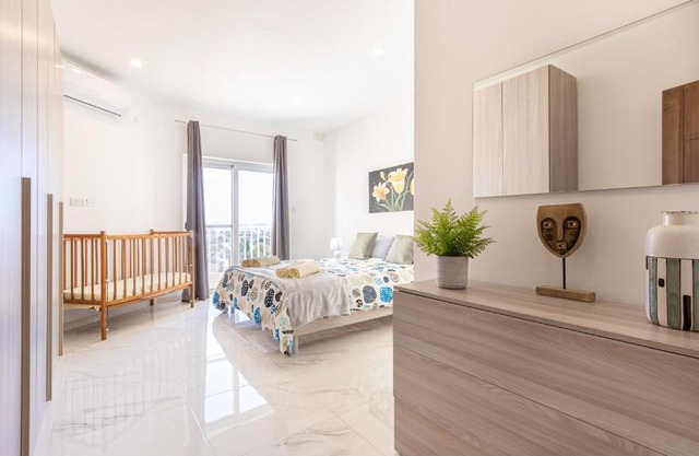 H3 - Modern and Spacious 3 Bedroom Apartment