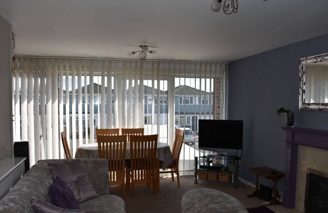 Hampshire Townhouse 10 mins walk from beach