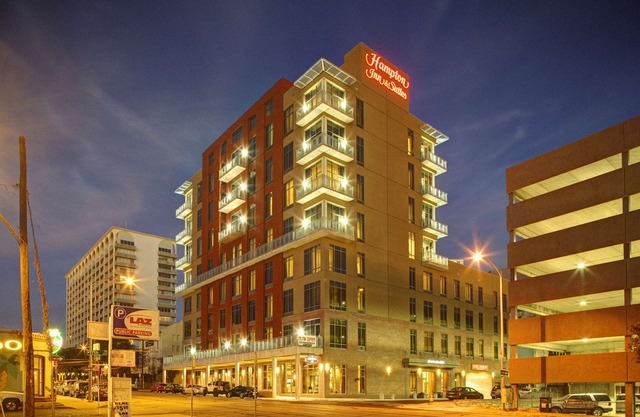 Hampton Inn and Suites Austin University Capitol